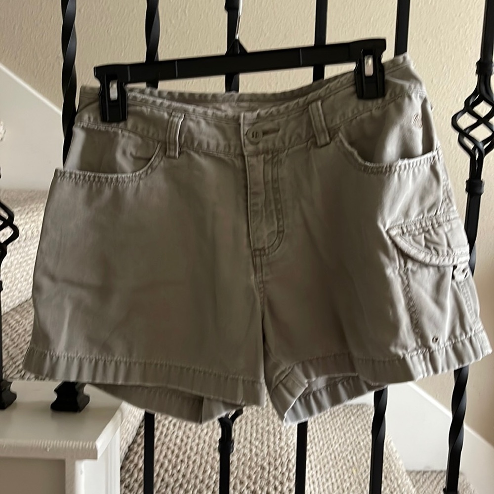 North Face Sz 4 A5 Series Light Gray Shorts